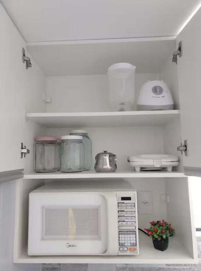 Sala Excelente Localizacao Rua Arborizada Paralela As Praias De Ondina E Barra Com Wifi E Garagem Propria Apartamento Salvador