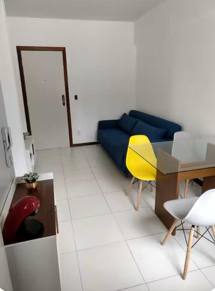 Sala Excelente Localizacao Rua Arborizada Paralela As Praias De Ondina E Barra Com Wifi E Garagem Propria